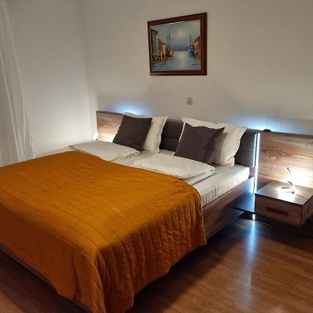 Apartments Zoretic Malinska Exterior photo
